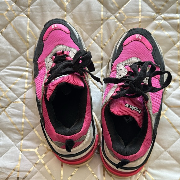 Authentic Balenciaga triple sneaker size 8 - Picture 4 of 17